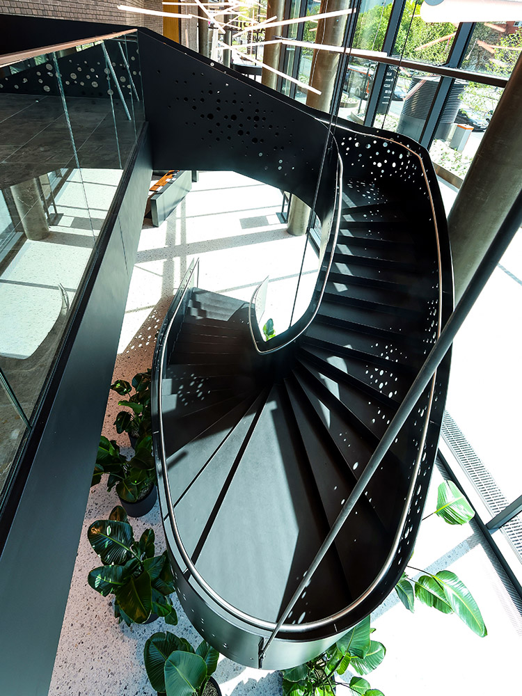freitragende_wendeltreppe-metallbau_dollingerundpfeifer2